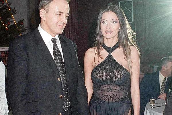 Imali su SVADBU VEKA, ali i NAJTUŽNIJI MEDENI MESEC! Trebalo je da otputuju na Sejšele, a onda se desila jeziva stvar... (FOTO)