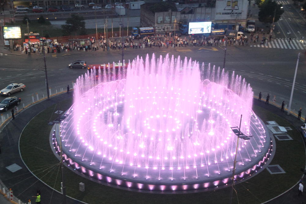 OGORČENI BARAJEVCI! Prave fontane od 2 miliona evra, a mi nemamo vodu i umiremo od žeđi!