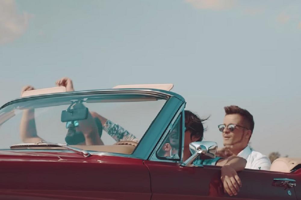 EKSKLUZIVNO NOVA PESMA LAPSUS BENDA: Idealno veče za SAVRŠENO leto! Poslušajte ovaj hit! (VIDEO)