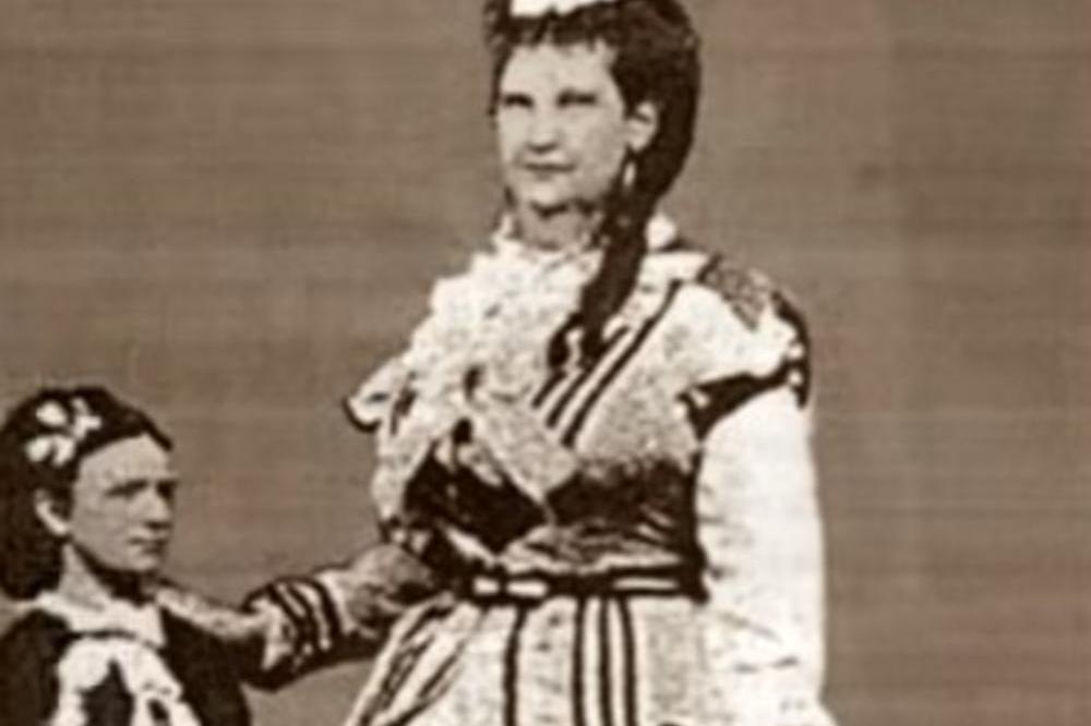 Ovo je žena s najširom vaginom u istoriji! Pomislićete da sanjate kad vidite koliko je široka! (FOTO)