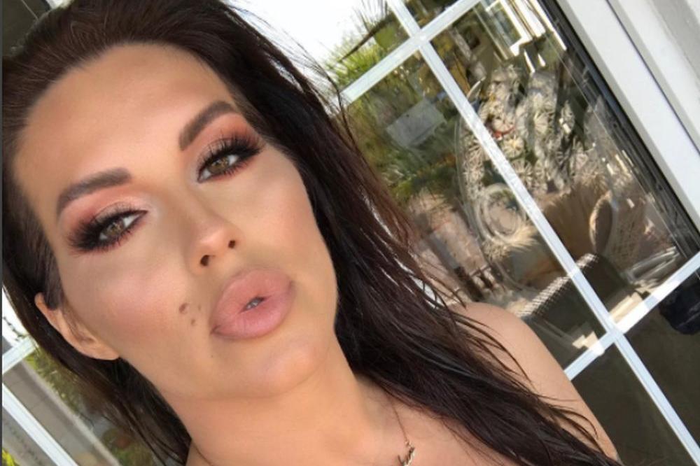 SEKIN BIKINI OTKRIO PREVIŠE? Da li treba da se ponosi svojim telom? (FOTO)