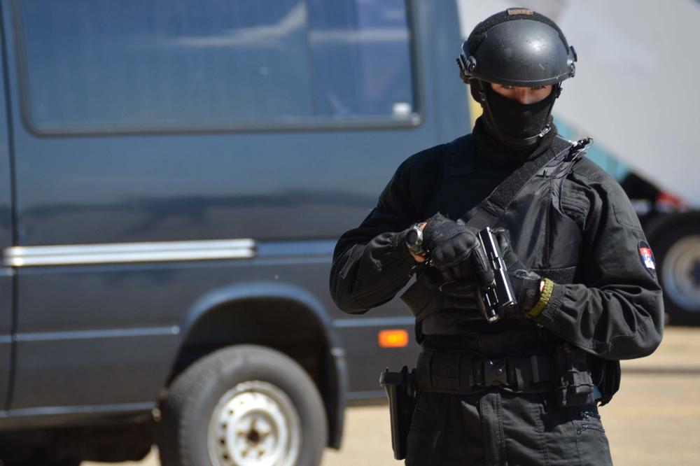 NOVE MERE BEZBEDNOSTI NA SNAZI U SRBIJI: Specijalci u Galeriji naoružani do ZUBA, evo i zbog ČEGA SU DOŠLI