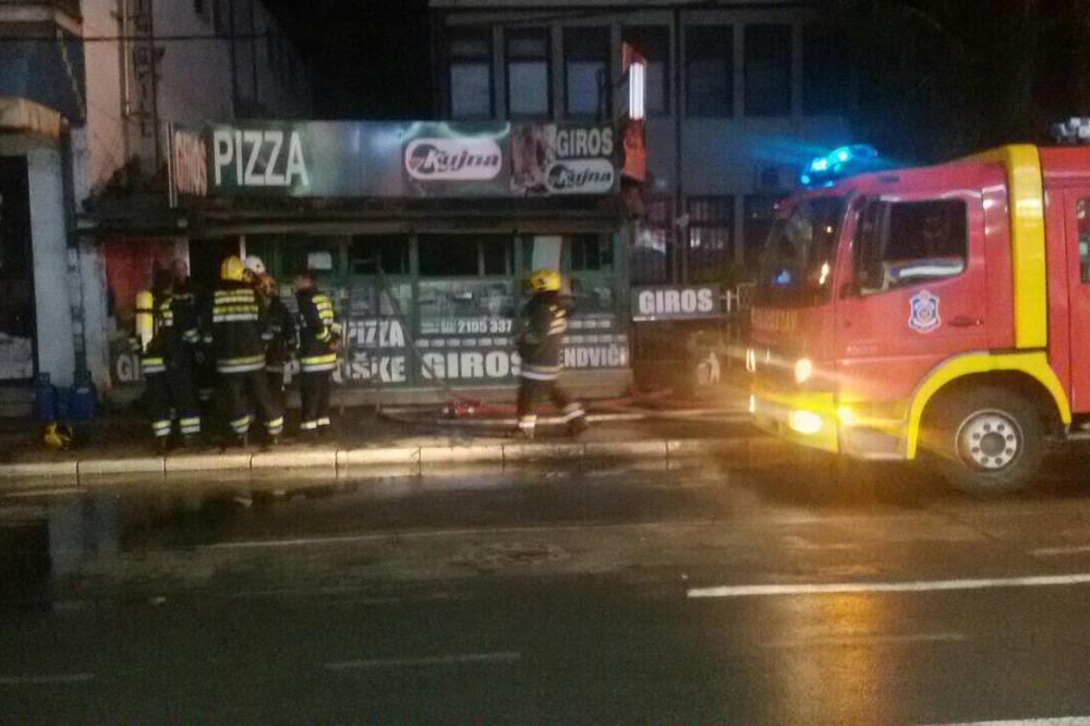 DRAMA U ZEMUNU, ZAMALO KATASTROFA: Vatrogasci u poslednji čas ugasili požar u lokalu sa 10 punih plinskih boca! (FOTO)