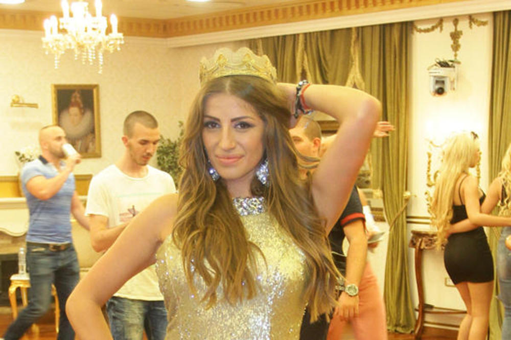 KRALJICA 5. SEZONE PAROVA: Dalila legla na pod da proslavi pobedu! (VIDEO)