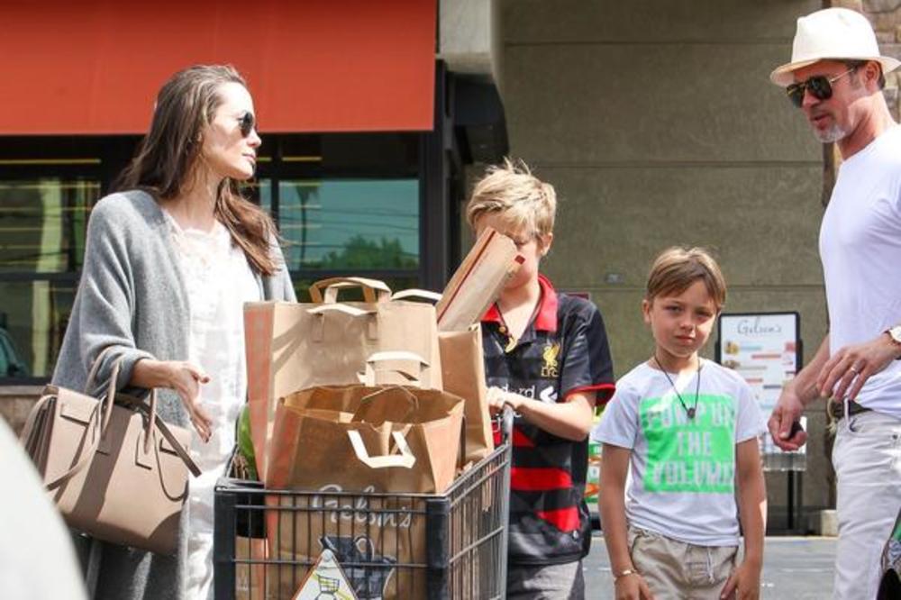 ŽELI DA POSTANE DEČAK! Ćerka Anđe i Breda krenula na hormonsku terapiju, rešila da promeni pol sa 11 godina! (FOTO)