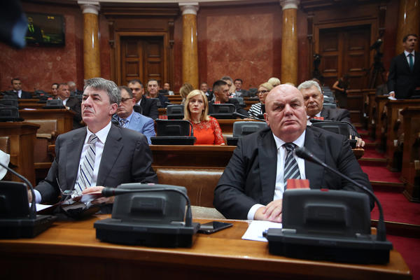 I UPRKOS TOME ŠTO JE ODBIO POSLUŠNOST VUČIĆU! Bez kazne za Palmu i JS?