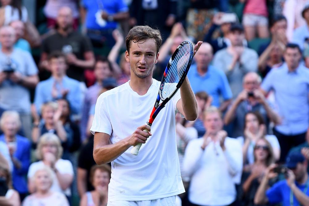 ŠOK NA VIMBLDONU: Tek je prvi dan, a već imamo najveće iznenađenje turnira! (VIDEO)