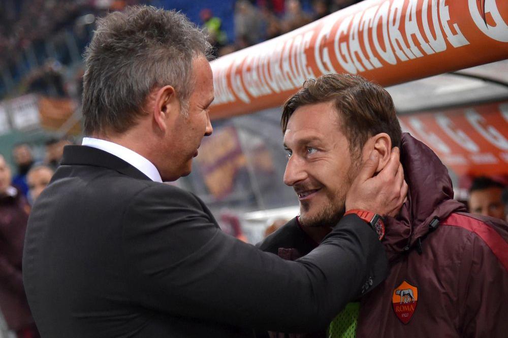 MIHAJLOVIĆ POSLAO SMS TOTIJU: Ako se predomisliš, znaš moj broj!