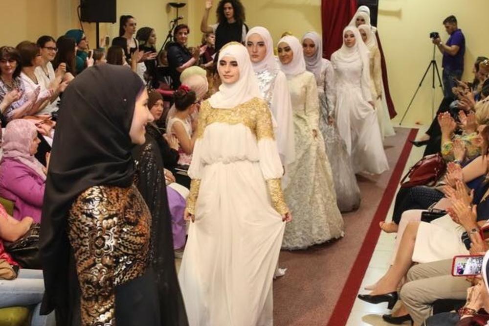 MODNI SPEKTAKL ZUKORLIĆEVE ĆERKE: Revija Sedžde Zukorlić-Biševac održana u Sarajevu