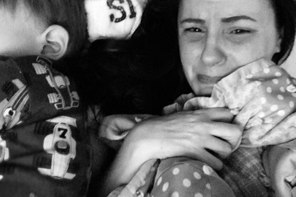 OVO JE LICE APSOLUTNOG OČAJA: Moja beba se ugušila ćebetom!