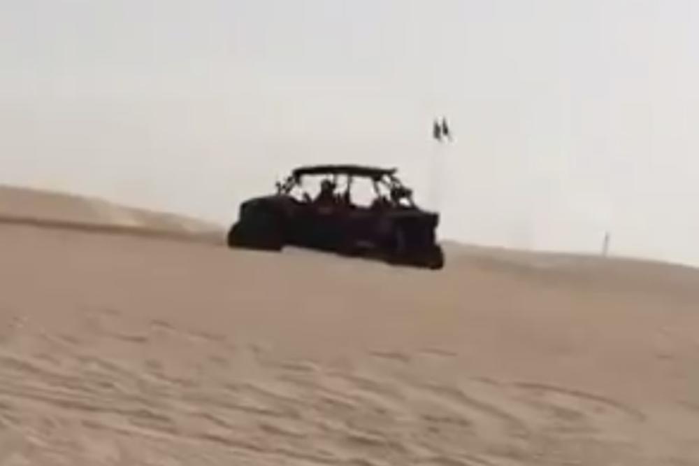 ODUZMITE MU VOLAN, ODMAH: Bahati Pike divljao po pustinji, pa se isprevrtao! A, još je sve i snimio... (VIDEO)