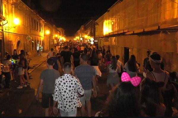 MORE LJUDI NA TVRĐAVI! Exit magija u punom sjaju i večeras (VIDEO)