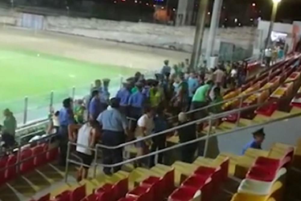 FRKA! Sukob navijača i policije posle meča Florijana - Zvezda! (VIDEO)