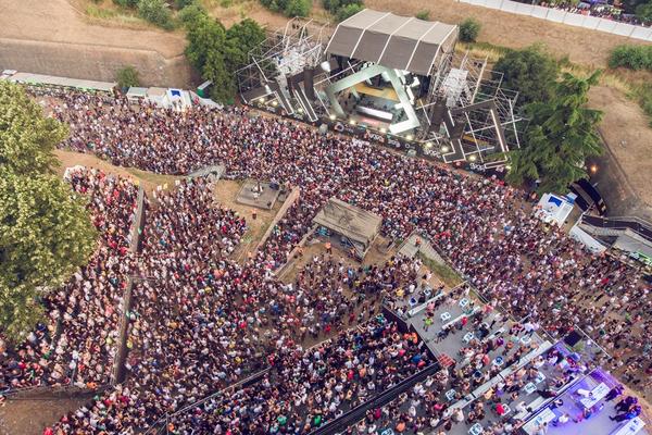 EXIT OBELEŽIO 50. GODIŠNJICU LETA LJUBAVI: Spektakularno otvaranje festivala! (FOTO)