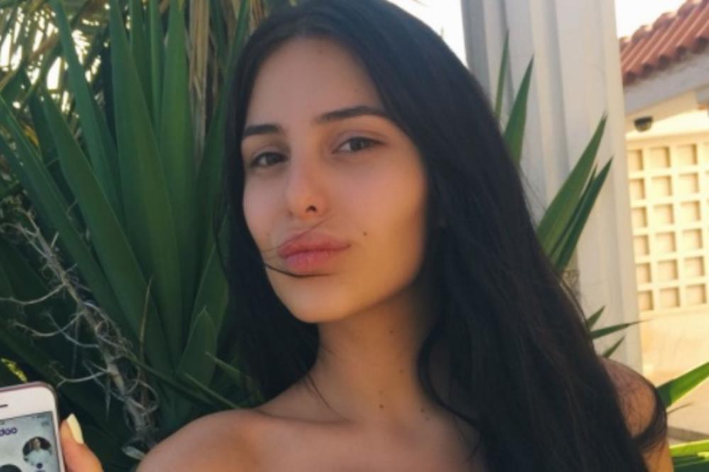 SADA JE STVARNO LETO POSTALO VRELO! Cecina ćerka u providnoj majici, ali ovaj DETALJ nije primetila! (FOTO)