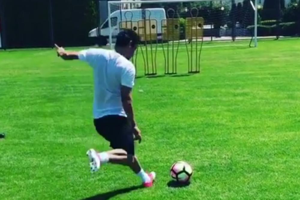 NIKAD VIĐENO! Leonardo objavio kako vežba slobodne udarce! Šta mislite, koliko ih je promašio? (VIDEO)