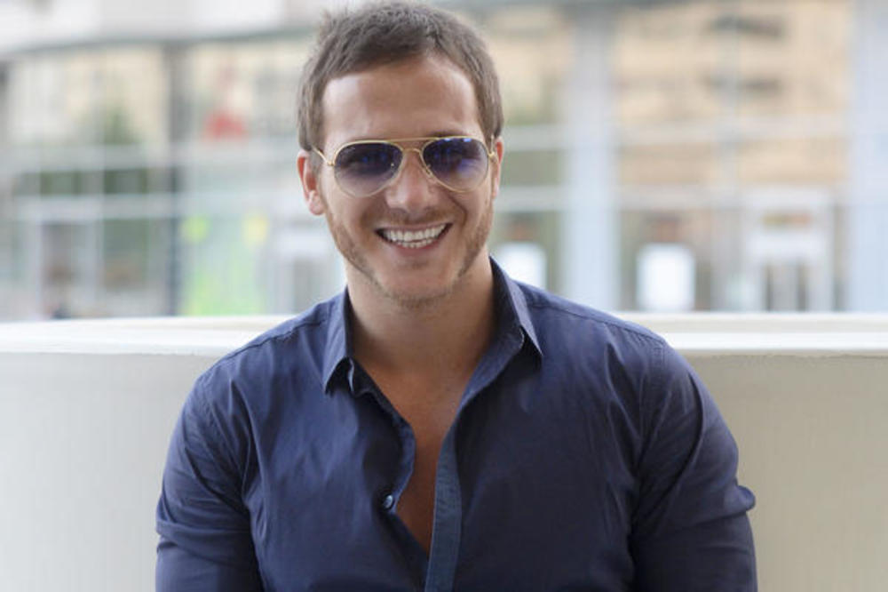 OSVANUO VRUĆ SNIMAK SAŠE KOVAČEVIĆA: Pevač sa manekenkom imao seks ispod tuša! (Foto 18+)