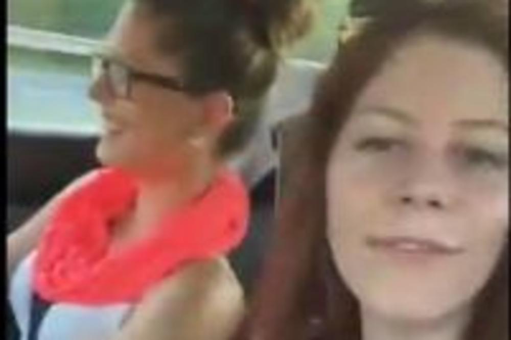 SMRT UŽIVO NA FEJSBUKU: Dve prijateljice se vozile, pa udarile u zid! (VIDEO)