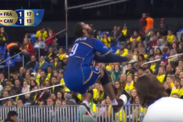 Mislili smo da je nemoguće, ali je Francuz uspeo: Iskopirao najlegendarniji potez u istoriji odbojke koji je izveo Vanja Grbić! (VIDEO)