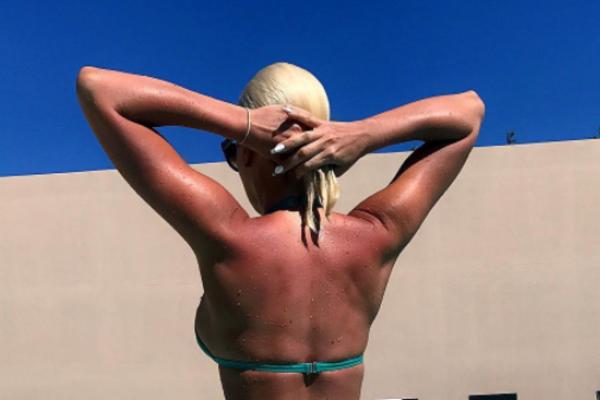 ONA ZAISTA NIJE HUMANA PO MUŠKARCE! Karleuša pokazala svoje BEZOBRAZNE fotke, atribute isturila KAO NIKAD PRE