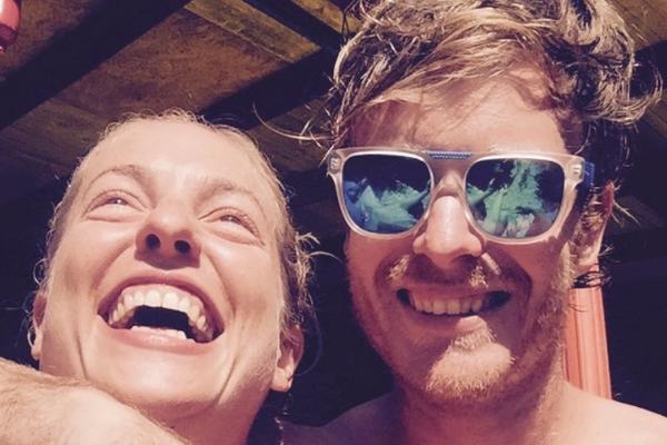 Pisalo se da je u vezi sa PETROM STRUGAROM, ali je glumica je UPECALA TENISERA i pokazala ga svima! (FOTO)