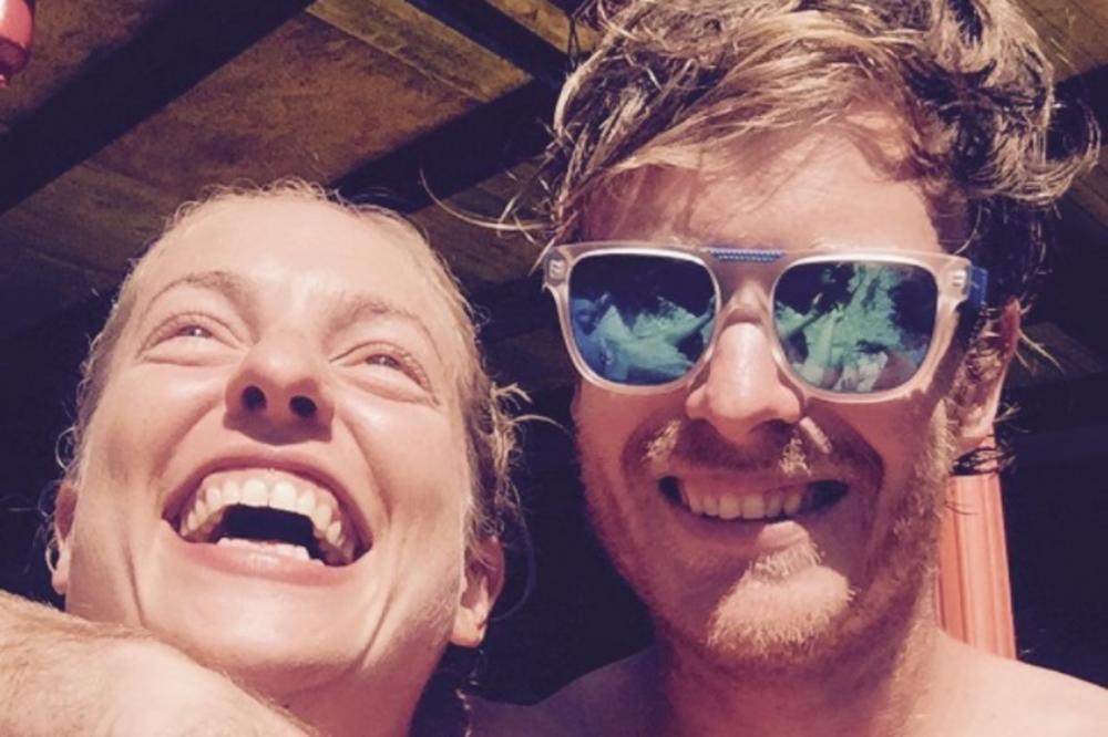 Pisalo se da je u vezi sa PETROM STRUGAROM, ali je glumica je UPECALA TENISERA i pokazala ga svima! (FOTO)