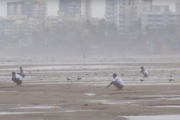OVO JE PLAŽA NA KOJOJ NE ŽELITE DA BUDETE: A tek plivanje u plićaku... Razlog je ODVRATAN! (VIDEO)