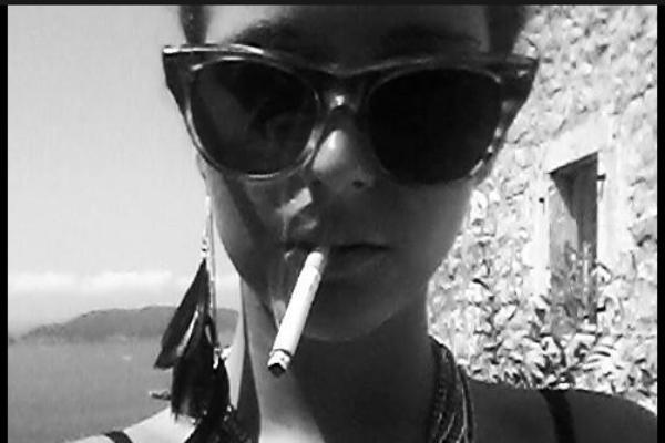 MAJKA JOJ JE POZNATA I PRELEPA ŽENA, A OCA JE RANO IZGUBILA! Ćerka naše spisateljice je KRALJICA INSTAGRAMA! (FOTO)