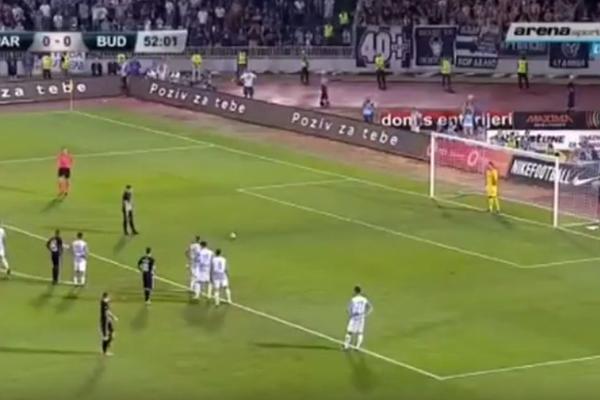 JEDVA JE UŠLA: Đurđević oteo loptu da izvede penal i zamalo da se to obije o glavu i njemu i Partizanu! (VIDEO)