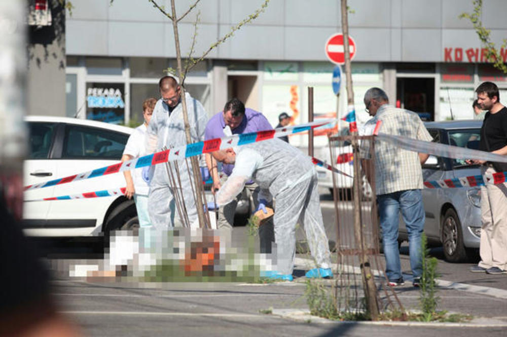OVDE JE MUŽ KRVNIČKI UBIO ŽENU I DETE (4), A RADNIKE IZBO NA PARKINGU! Jezive scene sa mesta zločina! (VIDEO)