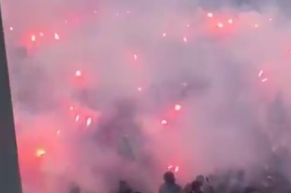 POTEZ ZA POŠTOVANJE NAVIJAČA AJAKSA! Napravili spektakl ispred kuće nesrećnog mladog fudbalera (FOTO) (VIDEO)