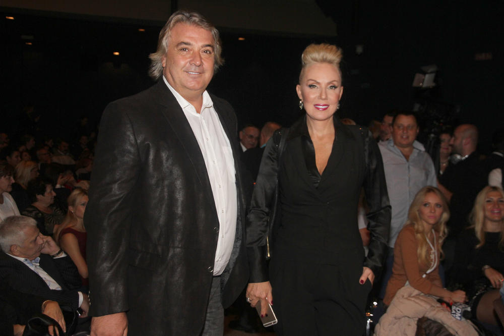 ČAK NI ZA NOVU GODINU: Brena otkrila zašto Boba ne dolazi na njene nastupe!