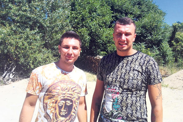 Kamere su pokazale da se NISMO TUKLI! Kupali smo se do večeri, a onda su došli grčki policajci! Srbi progovorili o užasu na Zakitosu!