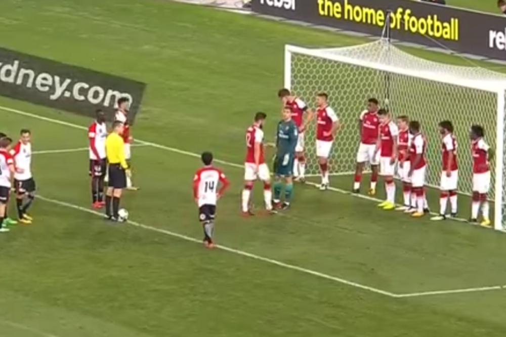 Nije autobus kriv što ga vozi neznalica! Nova blamčina Vengerovog Arsenala! (FOTO) (VIDEO)