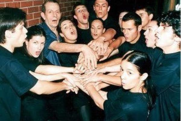 JEDNA OD JAČIH GLUMAČKIH GENERACIJA U SRBIJI: Sloboda Mićalović i Katarina Radivojević su tu, čik prepoznajte ostale! (FOTO)