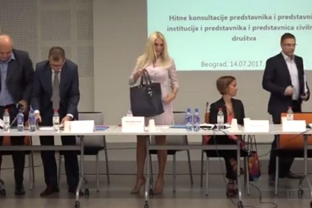 Nebojša Stefanović NAPUSTIO skup o NASILJU NAD ŽENAMA: Nije mu se svidelo pitanje, pa je pokupio stvari i OTIŠAO! (VIDEO)