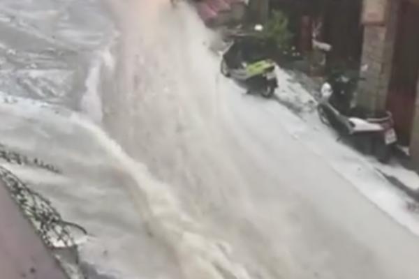 NADRLJALI SRBI KOJI SU OTPUTOVALI NA HALKIDIKI: Sitoniju pogodile poplave, srpski konzul obišao naše ljude koji tamo letuju!