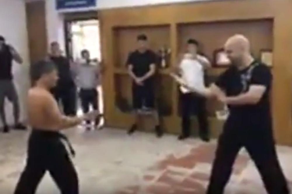 KUNG FU MAJSTOR IZAZVAO KARATE ŠAMPIONA: Nokaut je došao posle minut i po! (VIDEO)