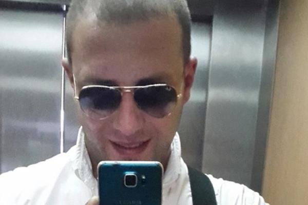 NEKADA SU ŽENE LUDELE ZA NJIM! Pevač pustio stomak i ugojio se preko SVAKE MERE! (FOTO)