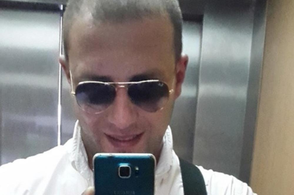 NEKADA SU ŽENE LUDELE ZA NJIM! Pevač pustio stomak i ugojio se preko SVAKE MERE! (FOTO)