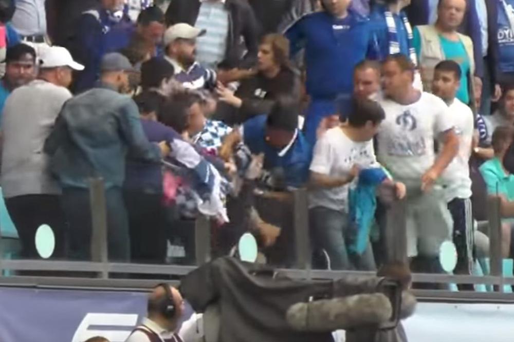 ŽELJNI KRVI NAVIJAČA SPARTAKA: Jednog bacili sa tribine, drugog izgazili, pa onda napali svečanu ložu! (VIDEO)