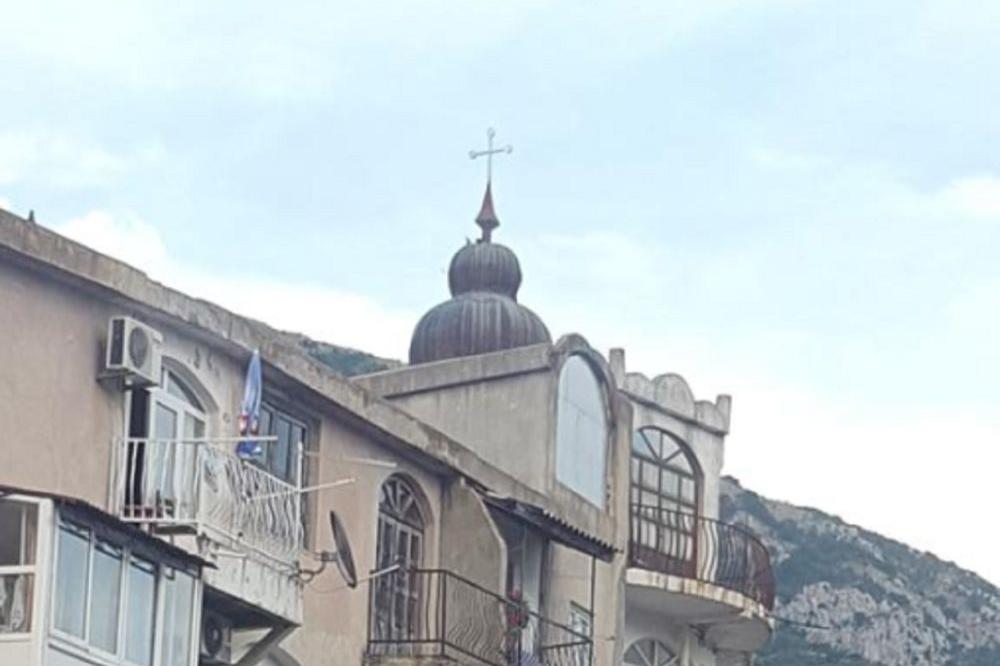 KAD SE CRNOGORAC DOSETI: Da mu ne bi srušili zgradu, dozidao je krst i kupolu! (FOTO)