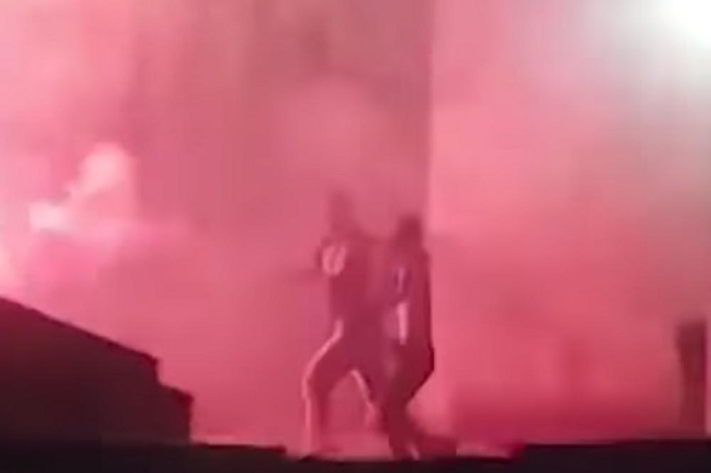 DIVLJAČKI NAPAD HRVATA: Bakljama zasuli Škote u Mostaru, ima povređenih! (VIDEO)