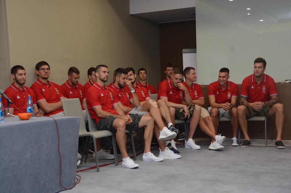 NEKO NAS JE PROKLEO! Bolnica na Kopaoniku, povređen još jedan reprezentativac Srbije! (FOTO)