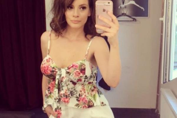 JELENA KOSTOV PROLAZI KROZ PRAVU DRAMU i otkriva za ESPRESO: Imam potrebu da se IZVINIM svima, ne BOLI me uvo, nije mi SVEJEDNO!