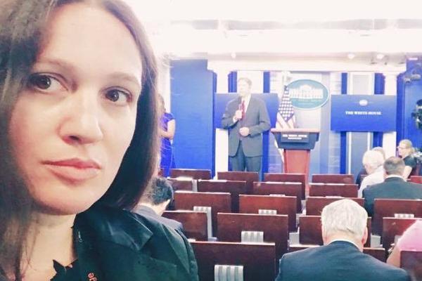 OGLASILA SE SRPSKA NOVINARKA KOJA JE NAPRAVILA SKANDAL U BELOJ KUĆI: Objasnila je sve!