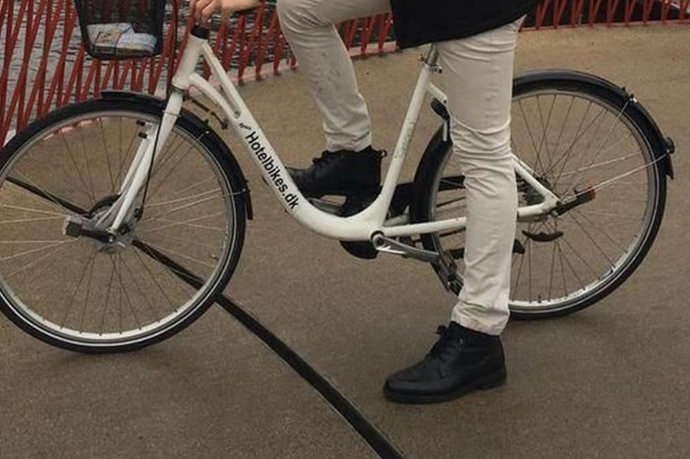 UŽAS U OBRENOVCU: U saobraćajnoj nesreći POGINUO BICIKLISTA