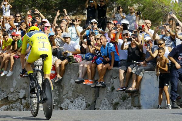 Ko bi drugi nego Kris Frum! Četvrta pobeda nezaustavljivog Britanca na Tur de Fransu! (FOTO)