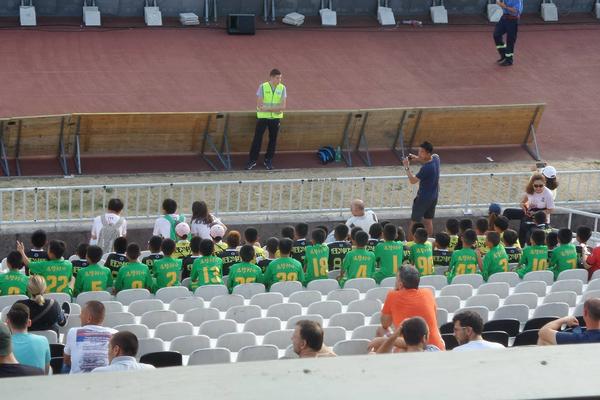 Otkud, bre, oni?! Navijači iz Kine bodre Partizan u Humskoj i iz sveg glasa pevaju uz pesmu Grupe JNA! (VIDEO)