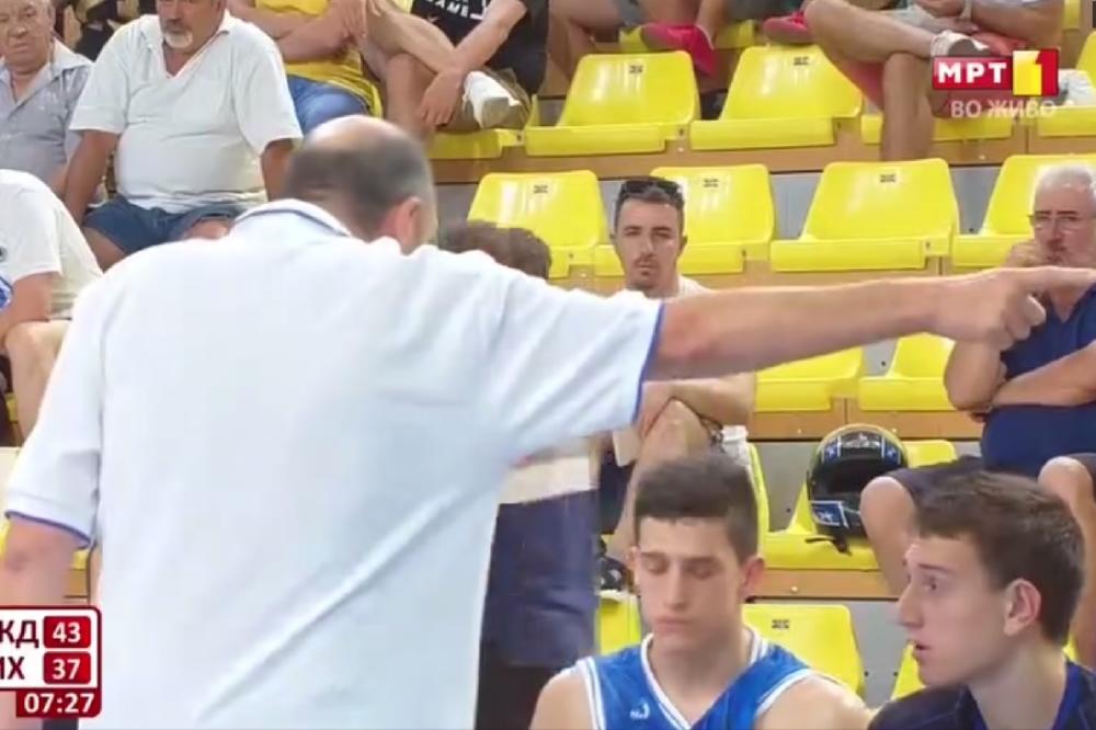 Vujošević oterao Bosanca u svlačionicu, pa uleteo na teren! Svi su osetili bes trofejnog trenera! (VIDEO)